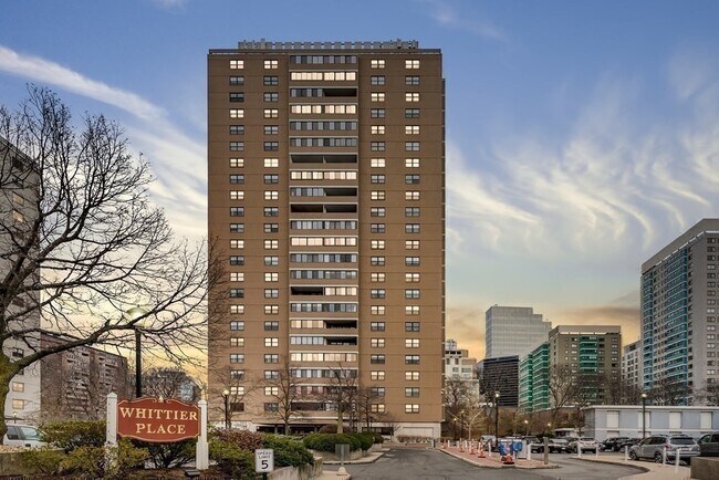 Building Photo - 8 Whittier Pl