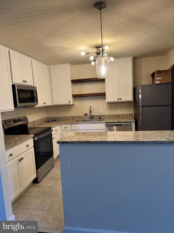 Building Photo - 168 VALLEY GREENE Cir