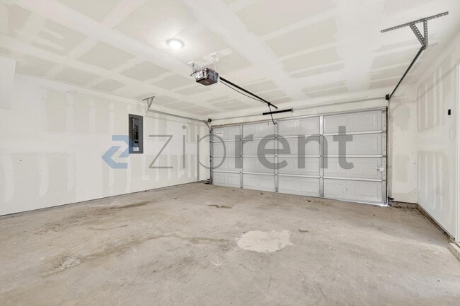 Building Photo - 1512 Chama Dr