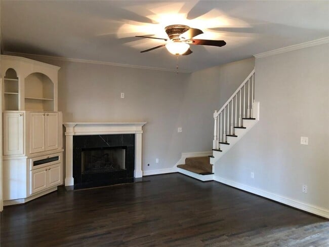 Building Photo - 2242 Lenox Walk NE