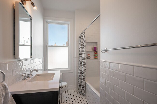 Building Photo - 31 Randolph Pl NW