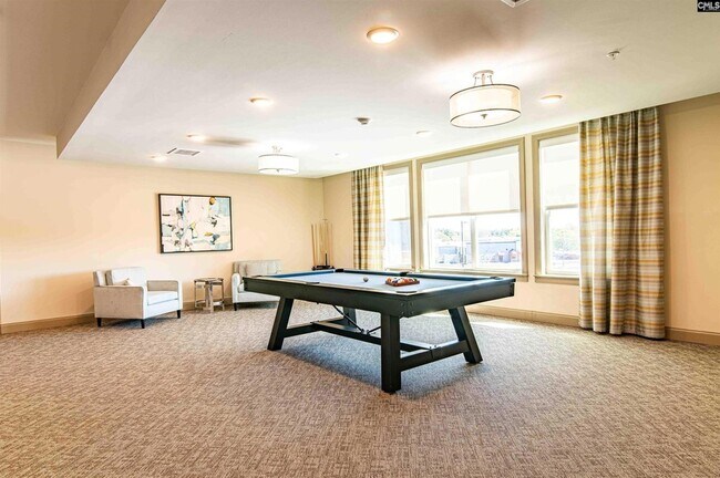 Building Photo - 440 Town Center Pl