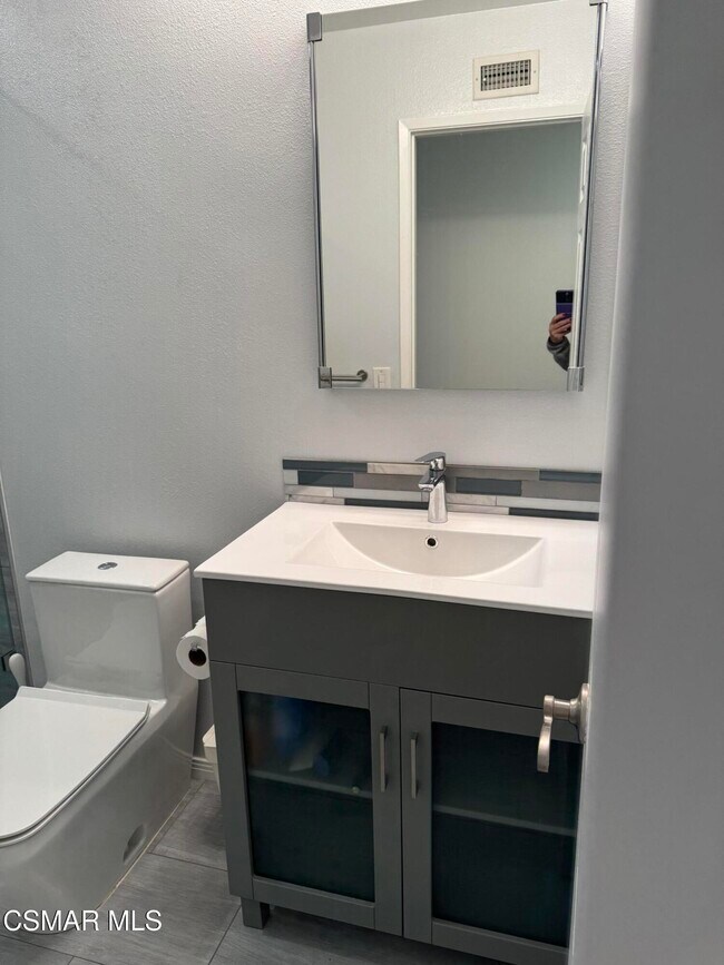 Building Photo - 6301 Pisces St