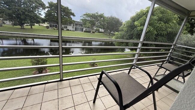 Primary Photo - 21 Markham A