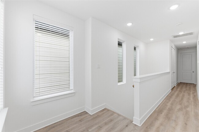 Building Photo - 4605 Lavatera St