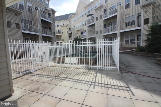 Building Photo - 2720 Bellforest Ct