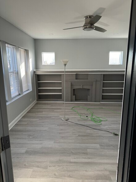 Building Photo - 843 E Marquette Rd