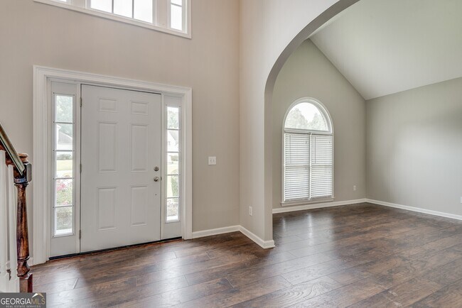 Building Photo - 6515 Fairgreen Dr