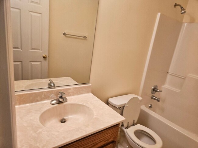 Building Photo - 1474 Bromwich Dr