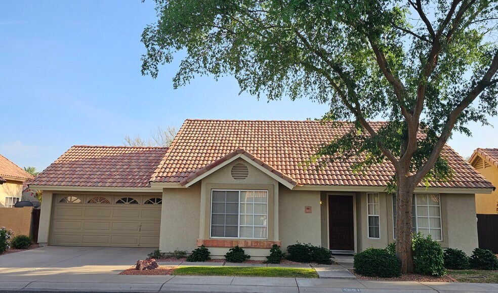 Building Photo - 3851 E Kent Dr