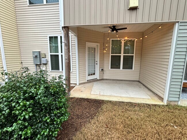 Building Photo - 1005 Epiphany Rd