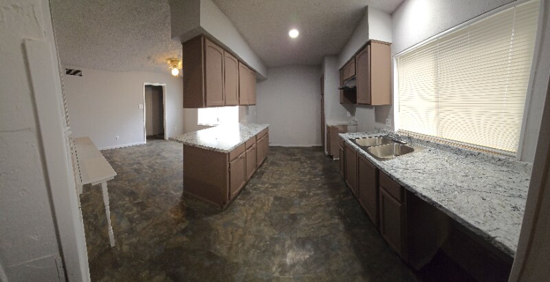 Building Photo - 8041 Southbrook Cir