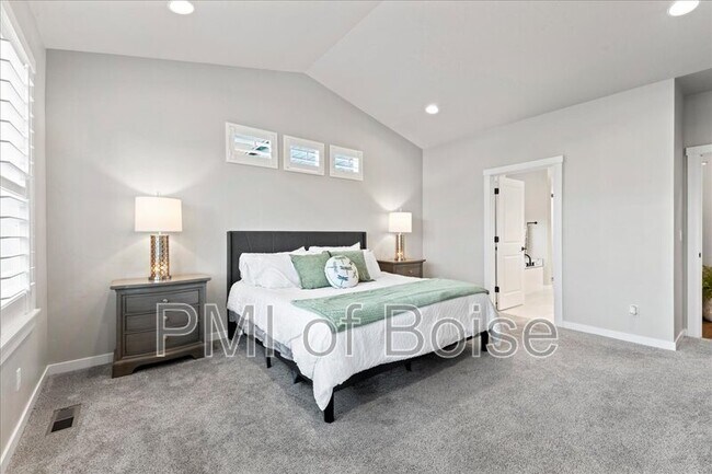 Building Photo - 10238 Hazy Gln Dr