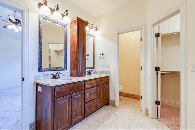 Building Photo - 5703 W Murfield Dr