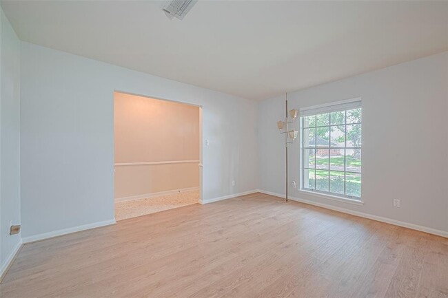 Building Photo - 2530 Bandelier Dr