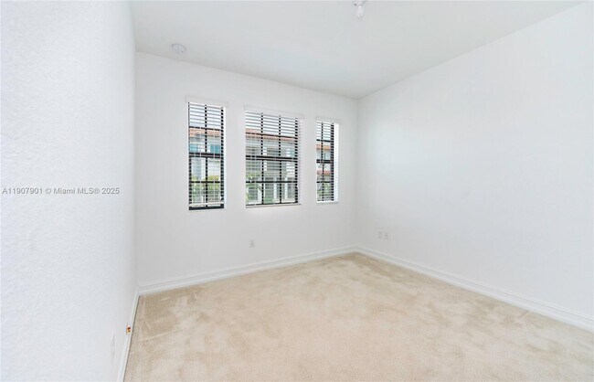 Building Photo - 11670 SW 13th Ln