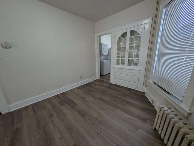 Building Photo - 124-134.5-1345 Hamilton St