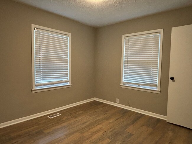 Building Photo - $625 OFF FIRST MONTH'S RENT! 2-Bed, 1-Bath Single-Family Home + Partially Finished Garage!