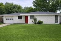 Building Photo - 2118 17th Ave N