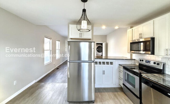 Building Photo - 37 S Yale Ave