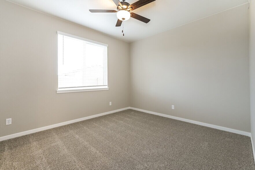 Building Photo - 9458 Yampa St