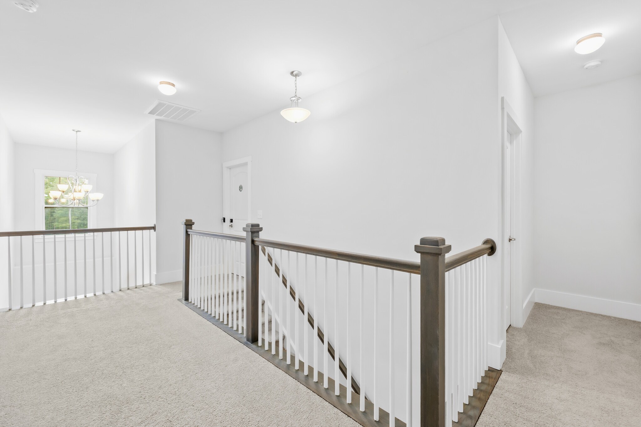 Building Photo - Room in House on Grace Ln