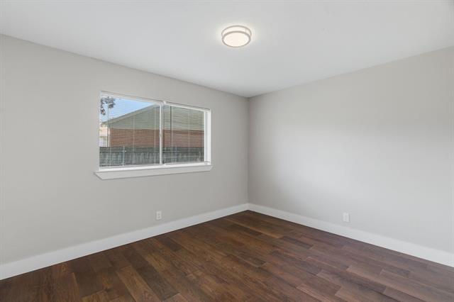 Building Photo - 2204 Dunloe Ave