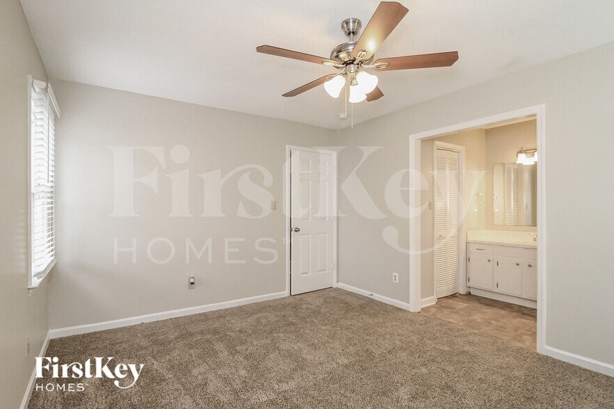 Building Photo - 324 Century Blvd