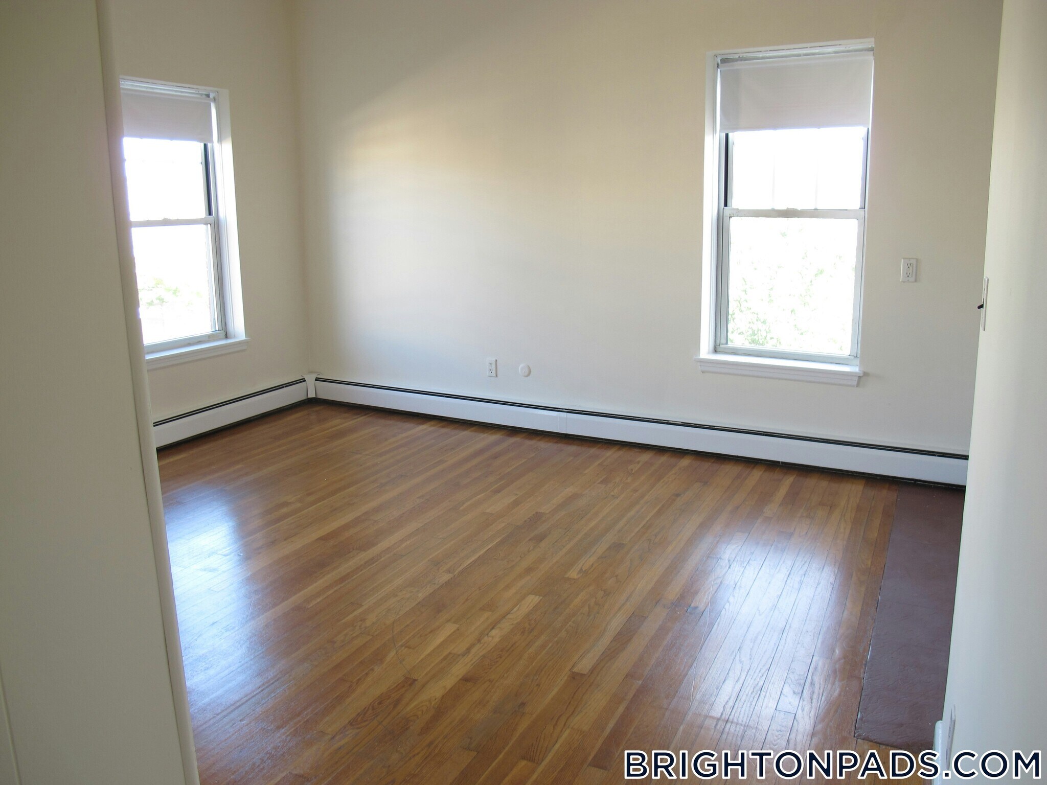 Building Photo - 160 N Beacon St