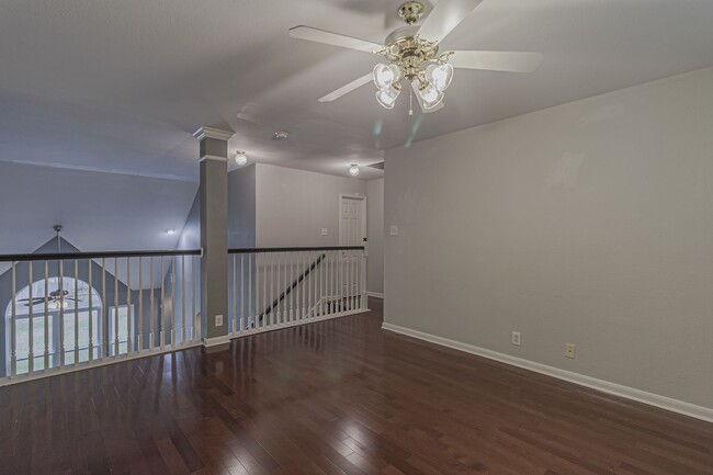 Building Photo - $300 OFF 1ST MONTH RENT IF YOU MOVE IN WIT...