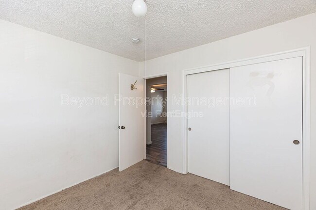 Building Photo - 6206 Mission Gorge Rd