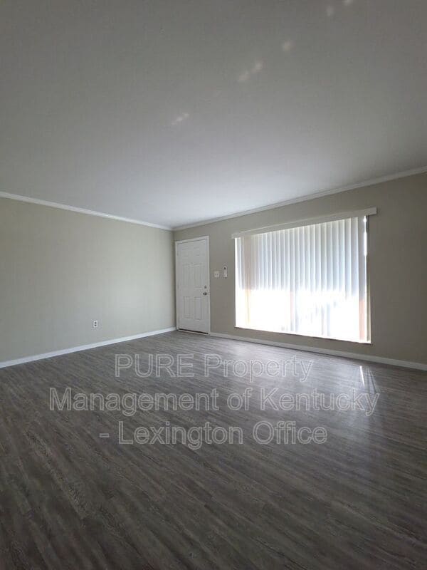 Building Photo - 1685 Alexandria Dr