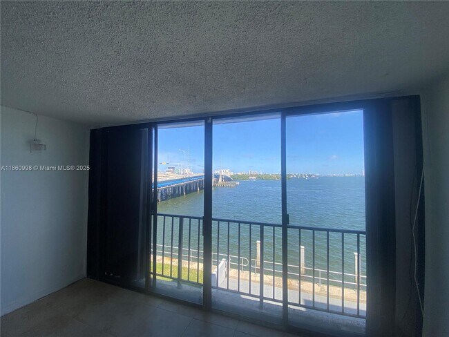 Building Photo - 7899 NE Bayshore Ct