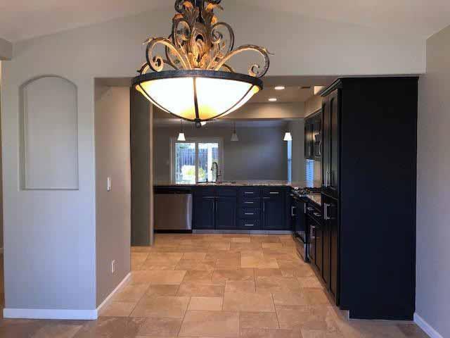 Building Photo - 524 W Russell Ave