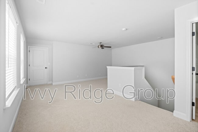 Building Photo - 2538 Lydia Ave