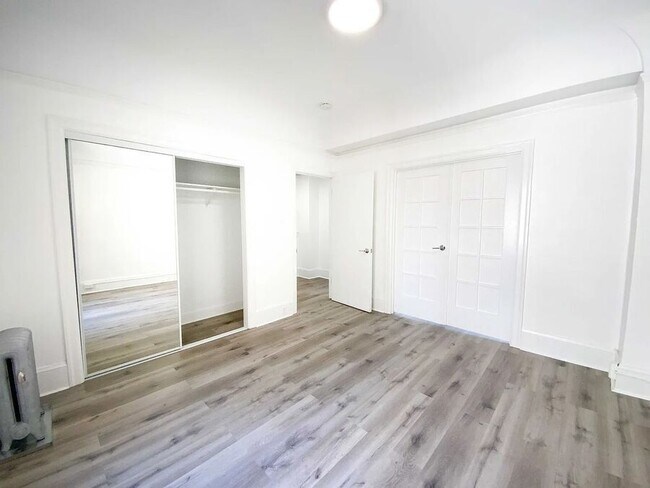 Building Photo - 525 Leavenworth St
