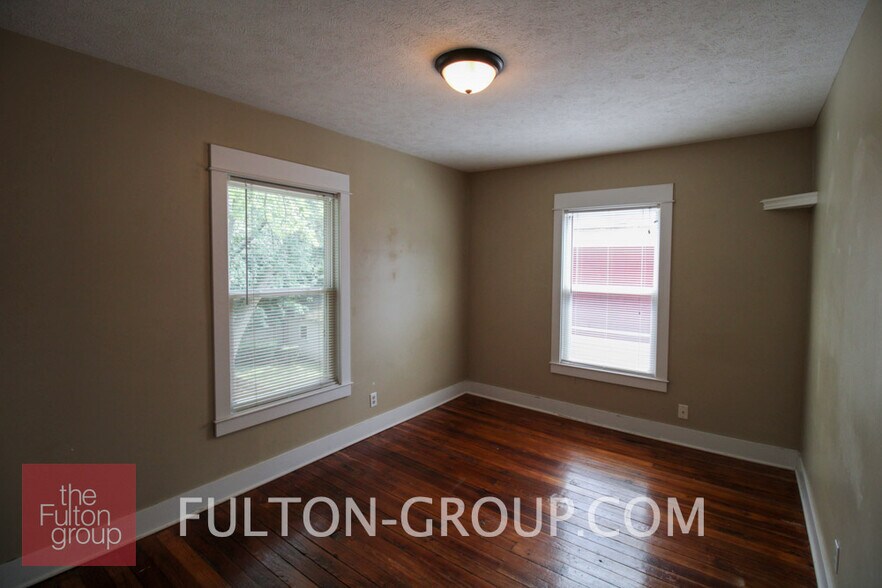 Building Photo - 140 Diamond Ave SE