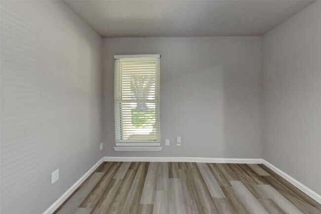 Building Photo - 1618 Live Oak Hollow St