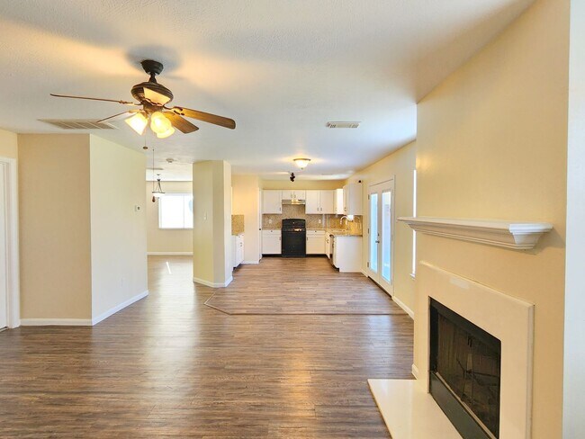 Building Photo - 18123 Noble Forest Dr