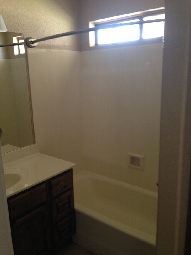 Building Photo - 2316 E Stottler Dr