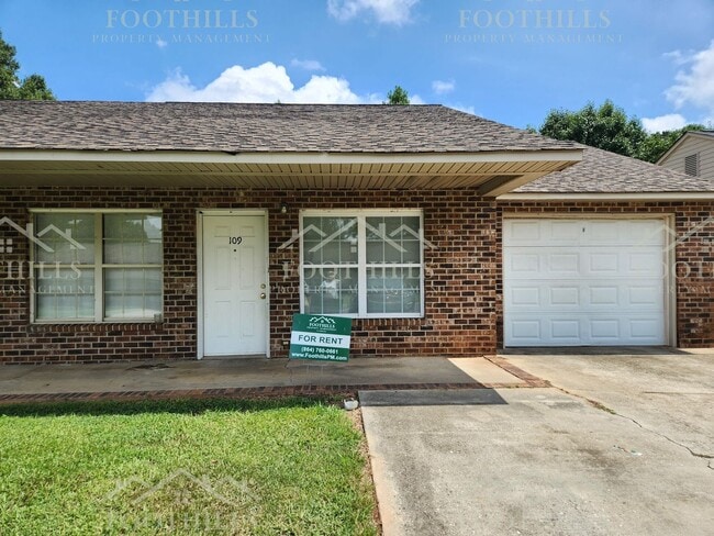 Building Photo - 2 Bedroom Duplex off Hwy 29 S with New Car...