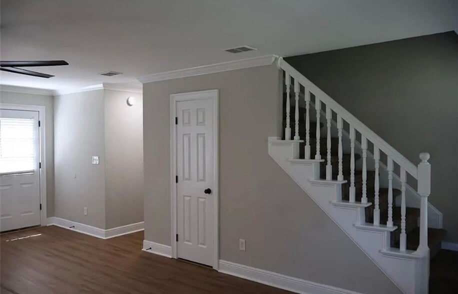 Building Photo - 120 Gentle Doe Dr