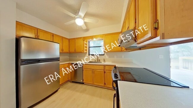 Building Photo - 411 31st St