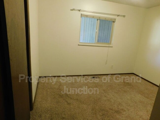Building Photo - 3252 Villasur Dr