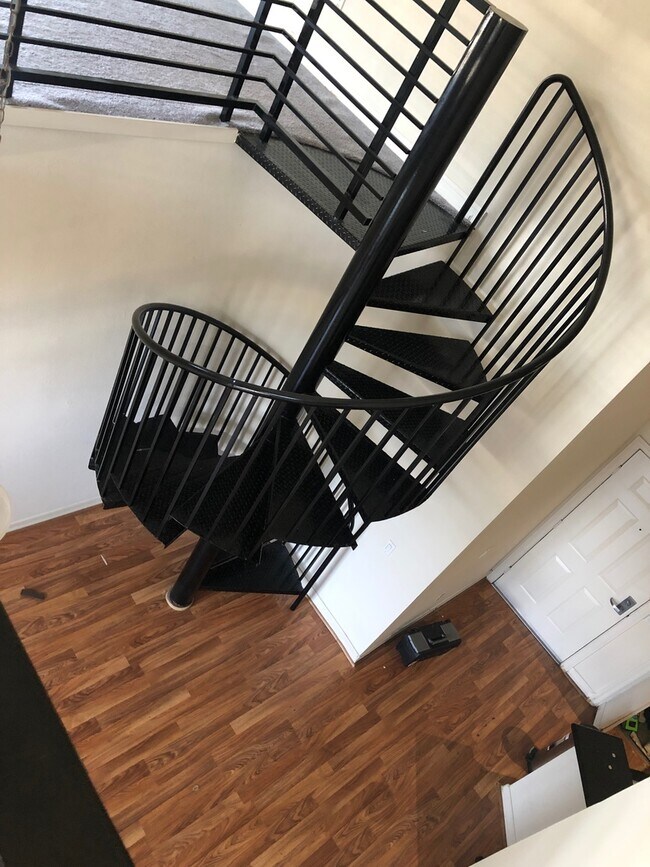Building Photo - East Village Downtown 2BR / 2BA with LOFT ...