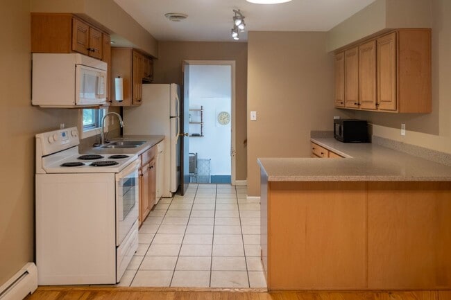 Building Photo - Must See Ranch Single Family Home