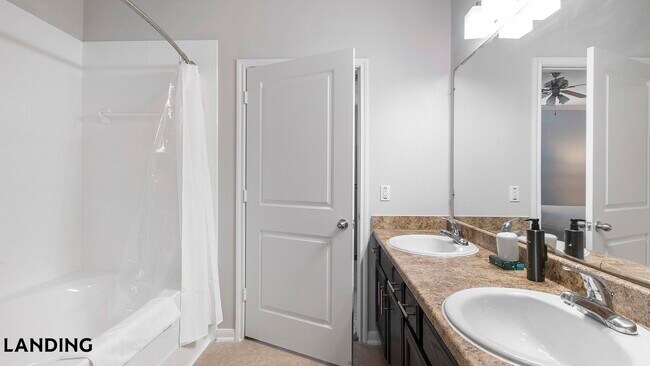 Building Photo - 14807 Woodland Hills Dr