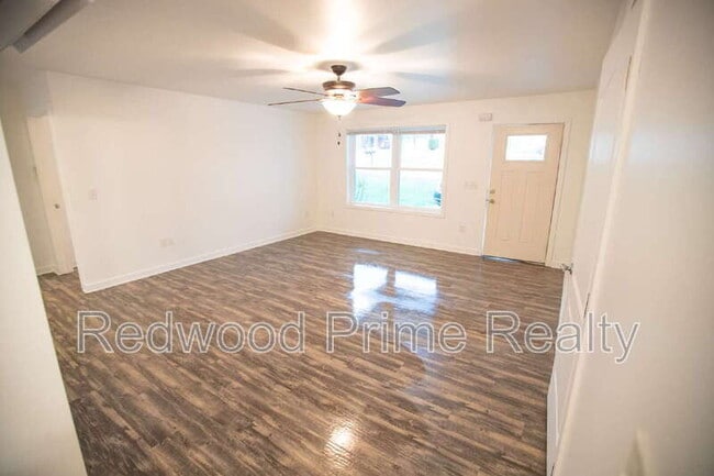 Building Photo - 2321 Smoke Dr