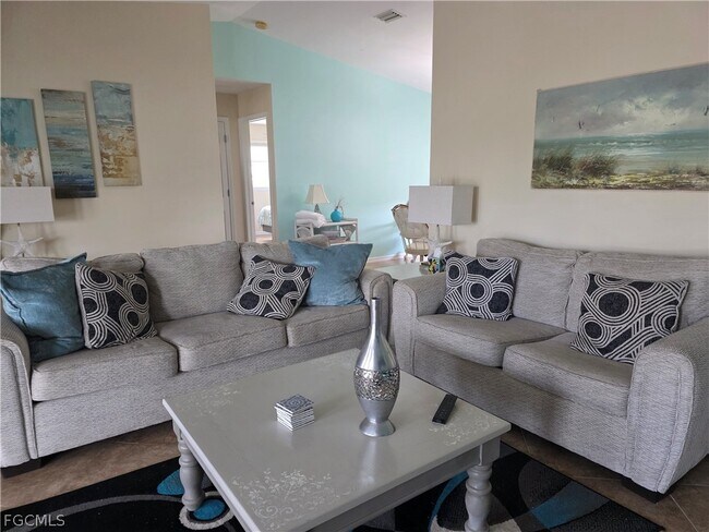 Building Photo - 3624 SW 1st Ave