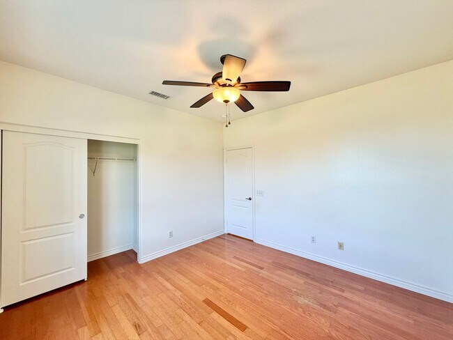 Building Photo - Blackmore Ranch Cul-de-Sac Home w/ Loft, 3-Car Tandem Garage & RV Parking